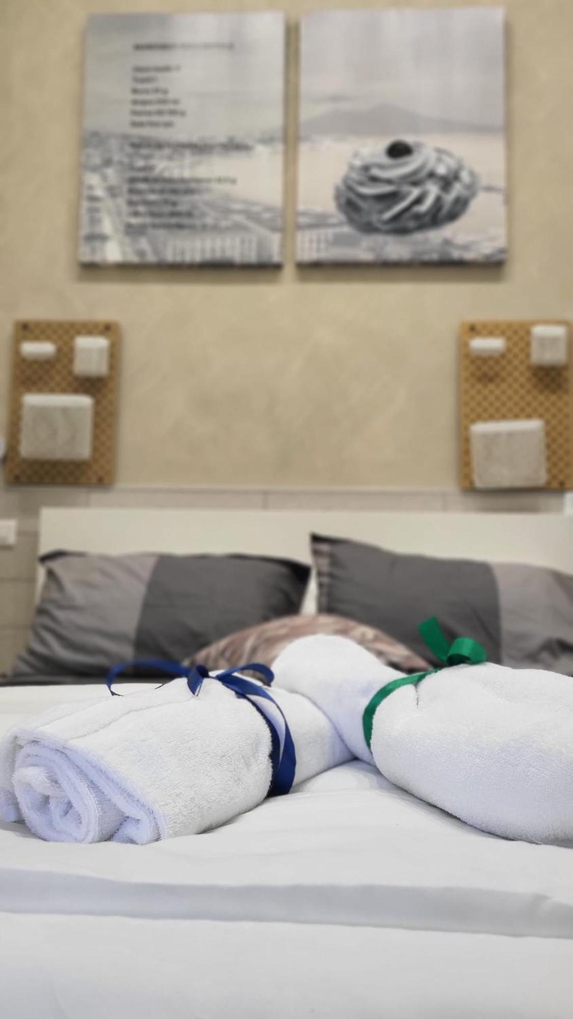 Il Biscottino Rooms Napoli Bagian luar foto